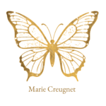 Logo Marie Creugnet — Papillon kintsugi Logo de Marie Creugnet, autrice de SFFF : papillon doré aux ailes finement veinées sur fond noir, évoquant l'esthétique kintsugi